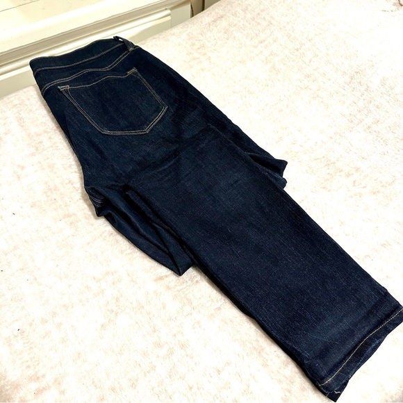 Old Navy, Curvy Mid-rise 
size 8 - Picture 4 of 5